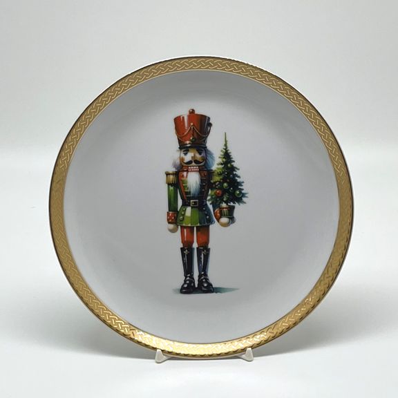 Nutcracker Plate, 8"